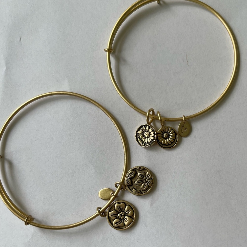 3/$20 SALE 🛒 Gold Flower Charm Bracelet Set by Alex & Ani  butterfly charms